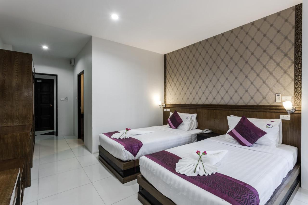 77 Bangla Hotel - Sha Certified Phuket Esterno foto